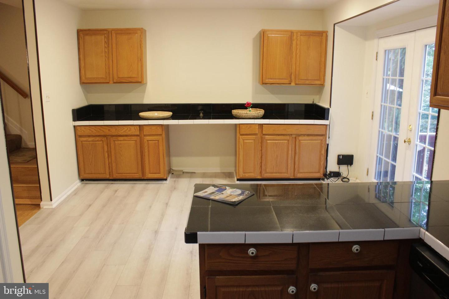 9685 Woodhenge Ct Property Photo 11