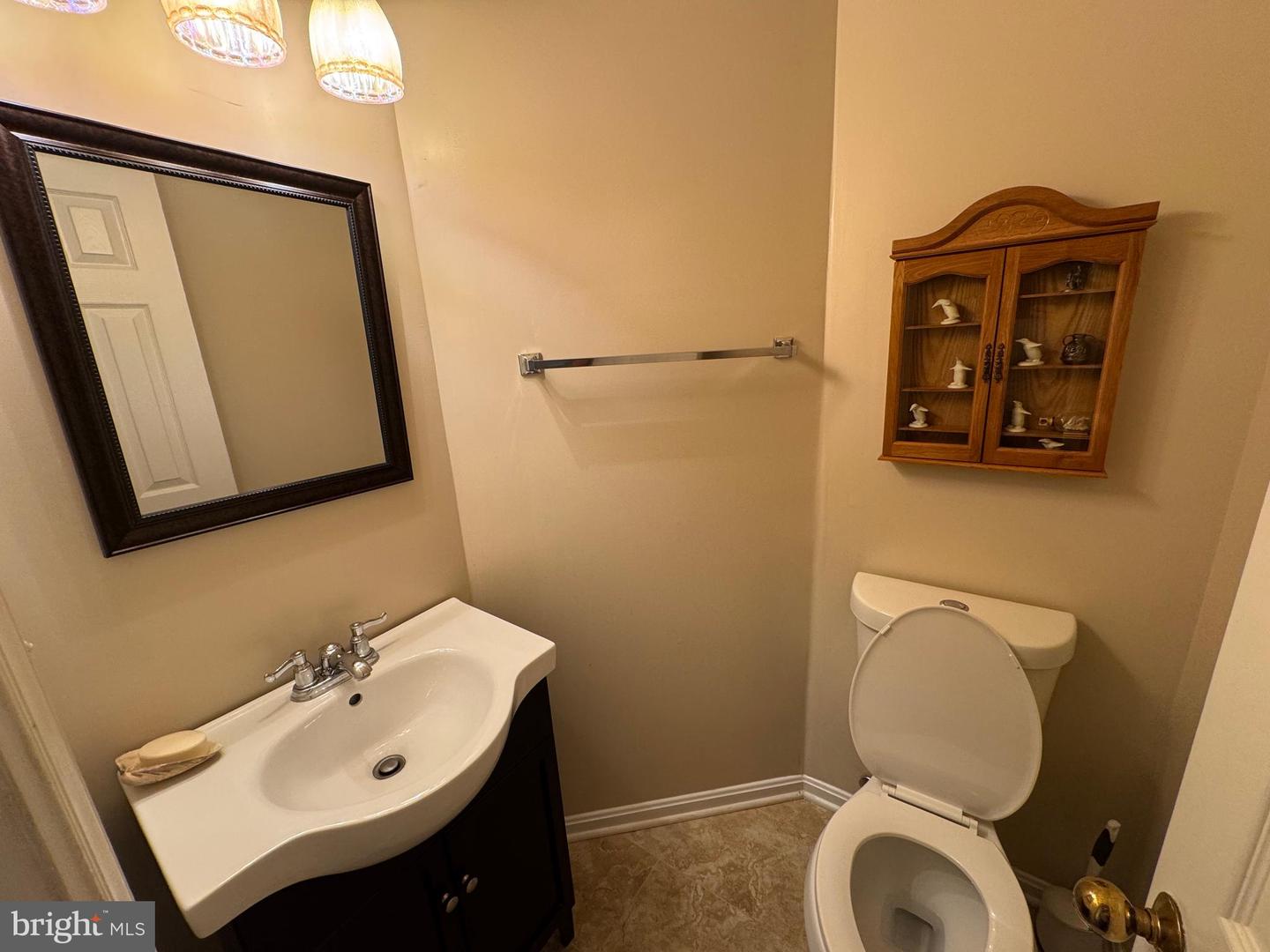 9685 Woodhenge Ct Property Photo 12