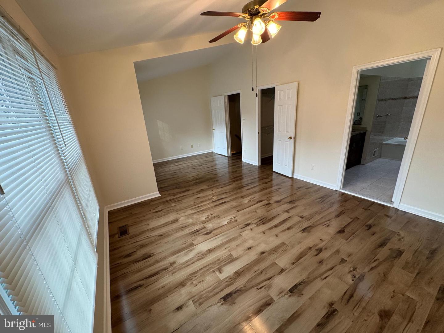 9685 Woodhenge Ct Property Photo 15