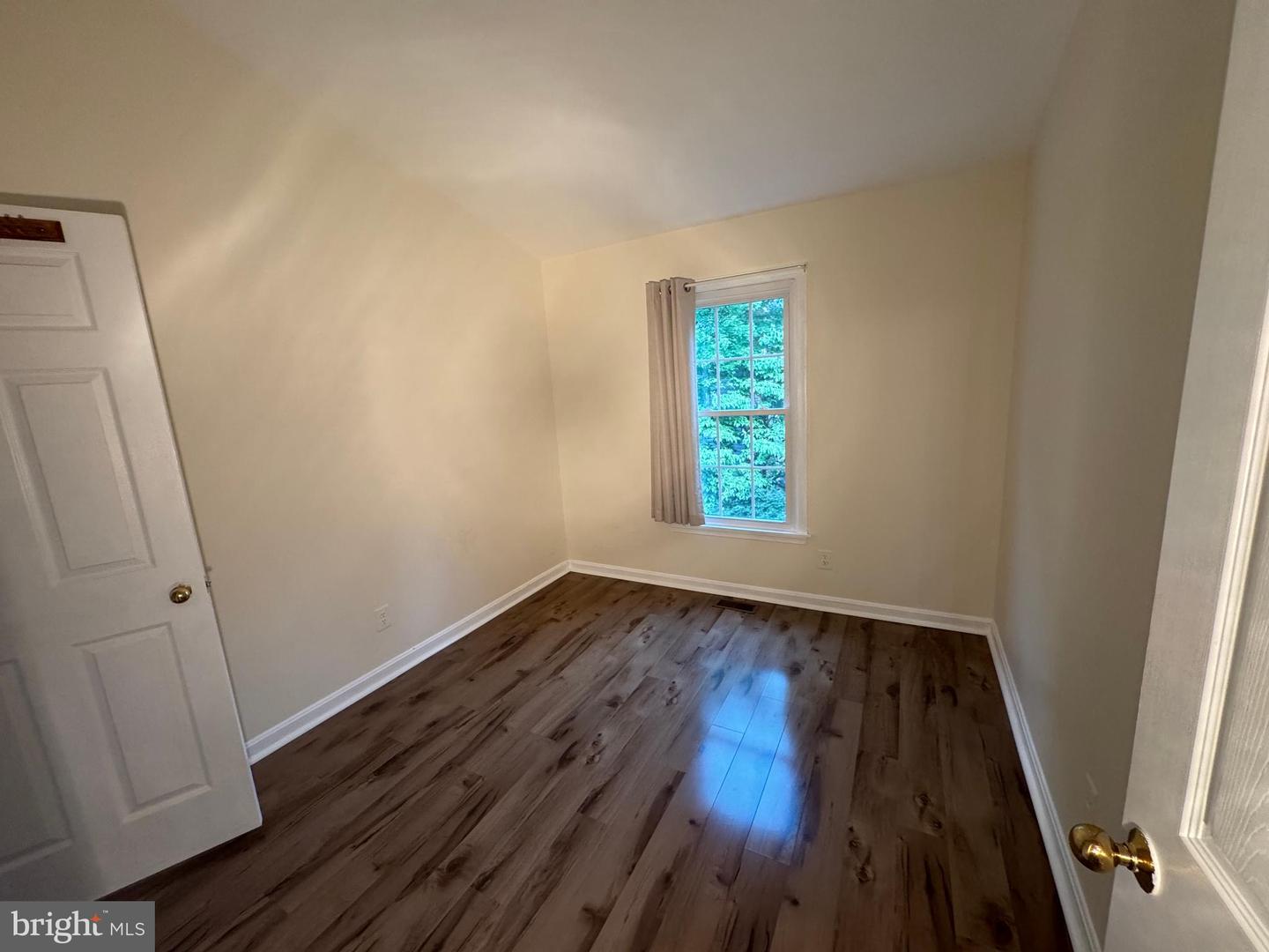 9685 Woodhenge Ct Property Photo 23