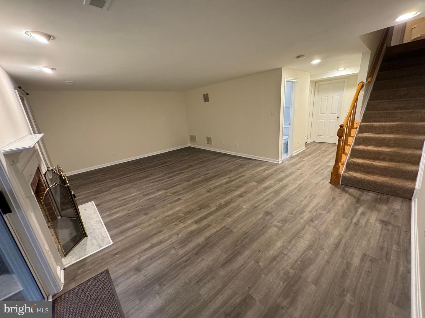 9685 Woodhenge Ct Property Photo 25