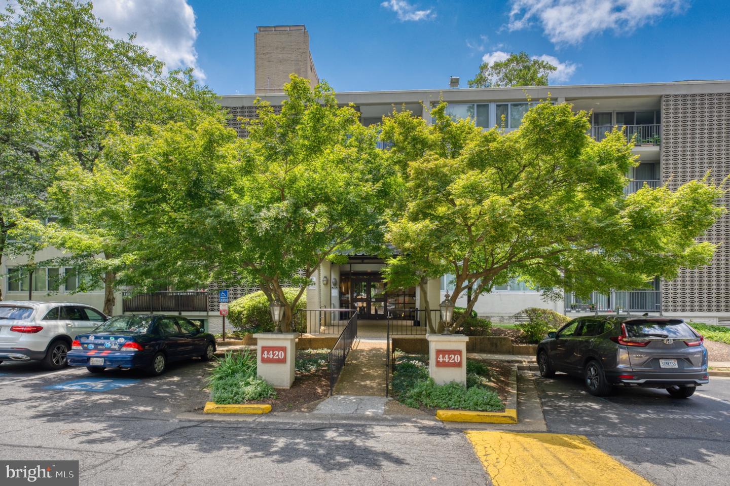 4420 BRIARWOOD CT N #25 Property Photo 1