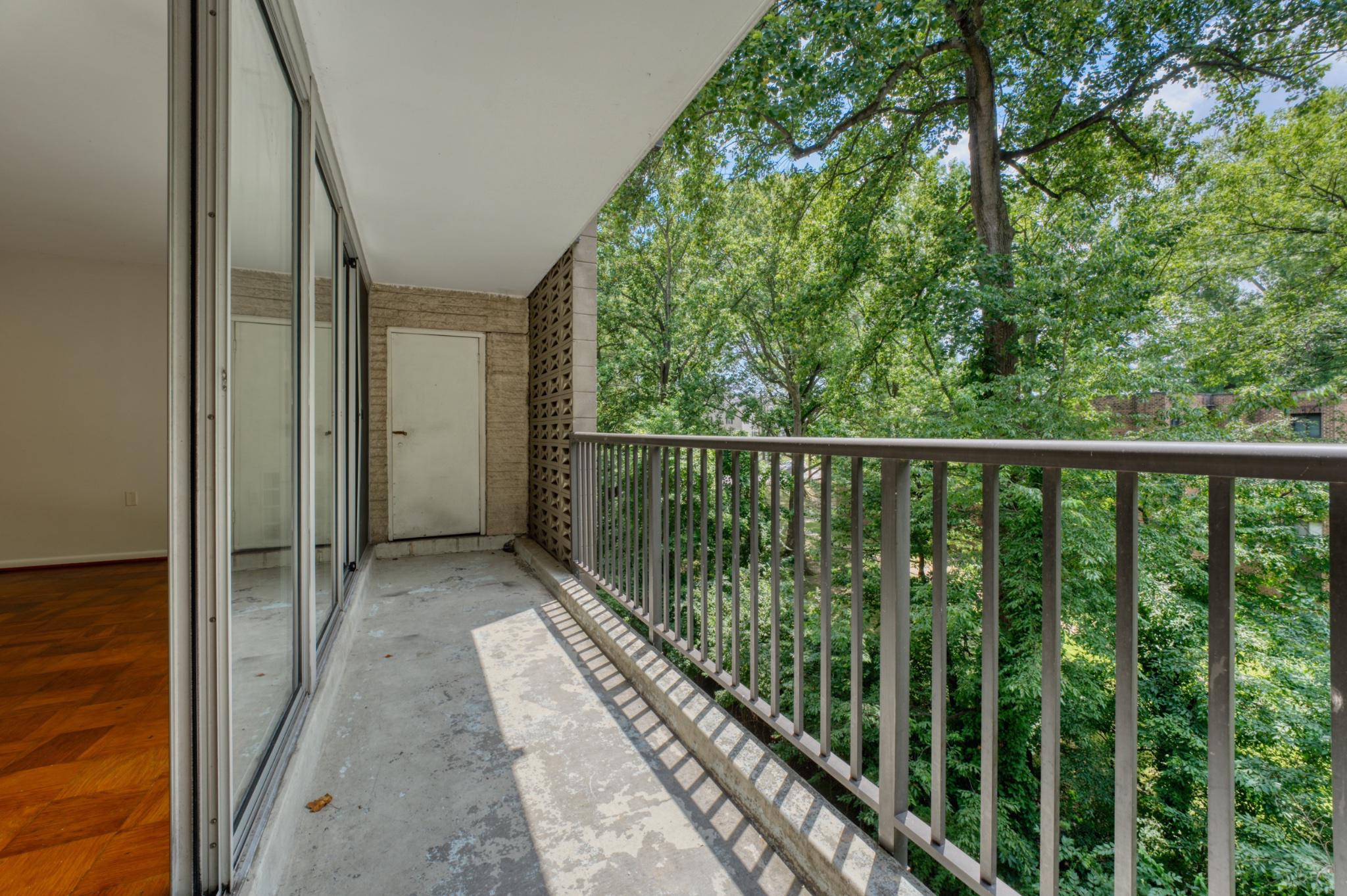 4420 Briarwood Ct N #25 Property Photo 6