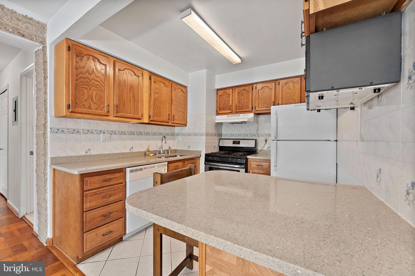 4420 Briarwood Ct N #25 Property Photo 9