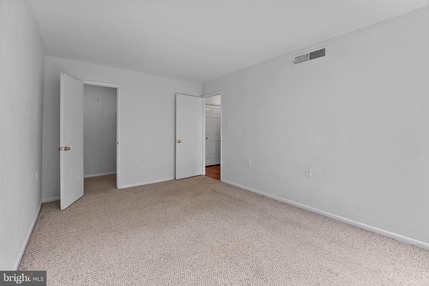 4420 Briarwood Ct N #25 Property Photo 11