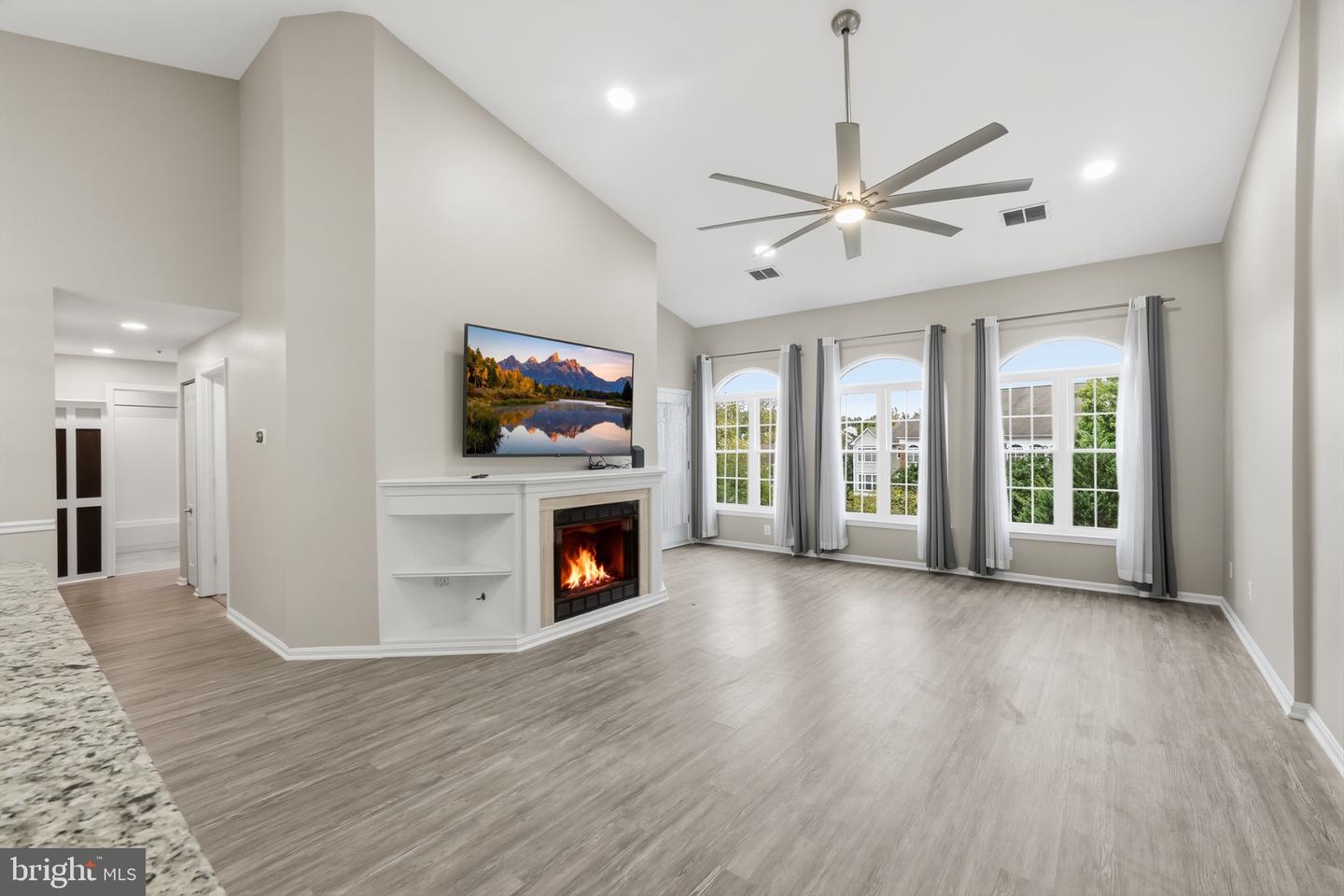 7710 Haynes Point Way #l Property Photo 3