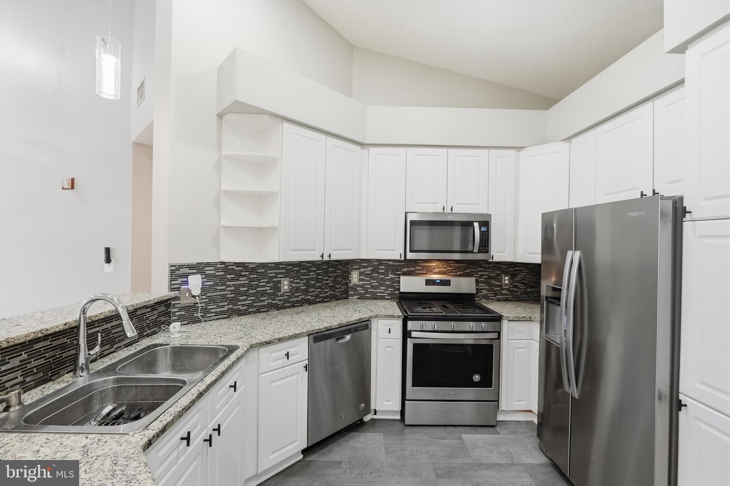 7710 Haynes Point Way #l Property Photo 12