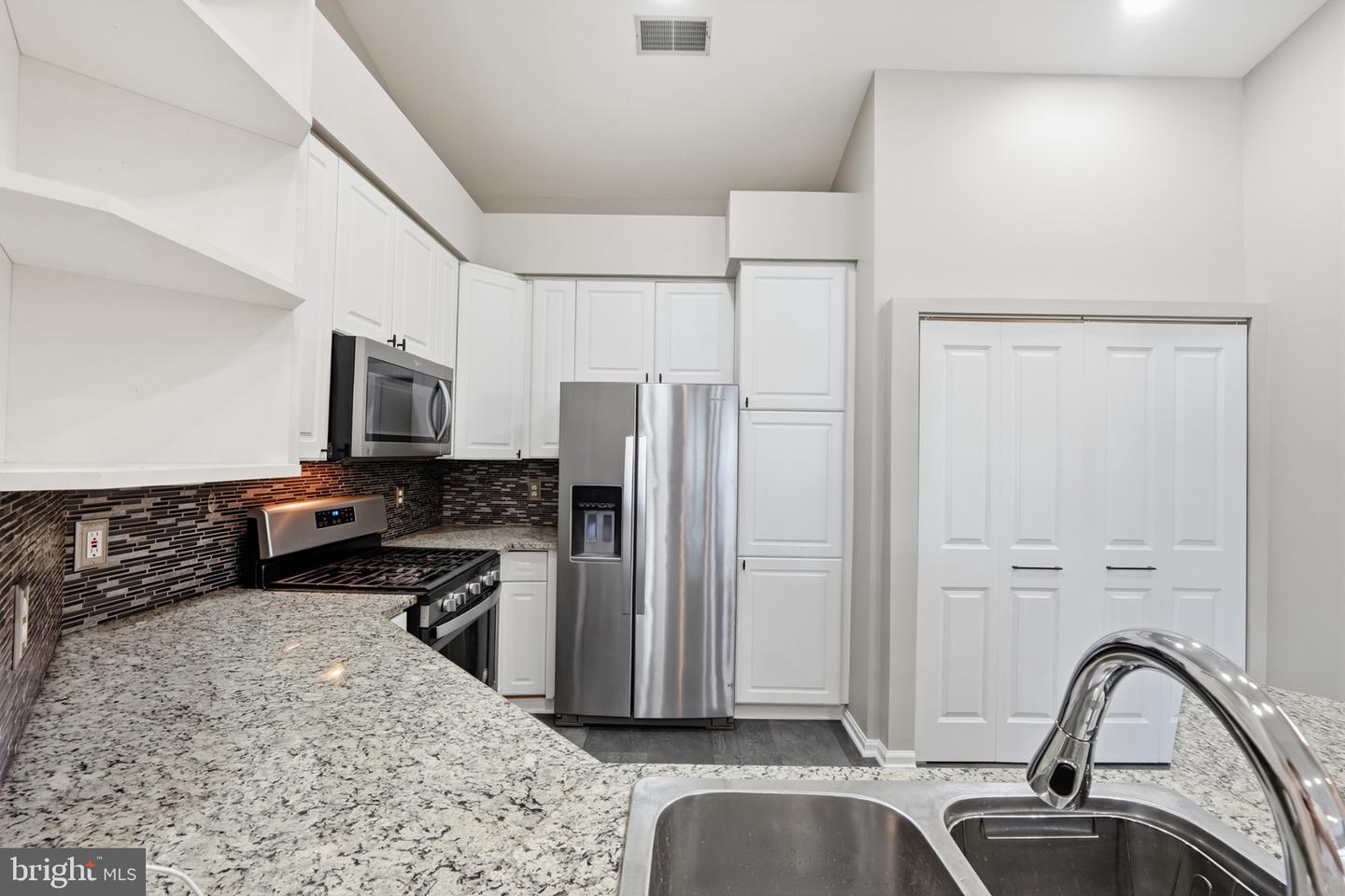 7710 Haynes Point Way #l Property Photo 13