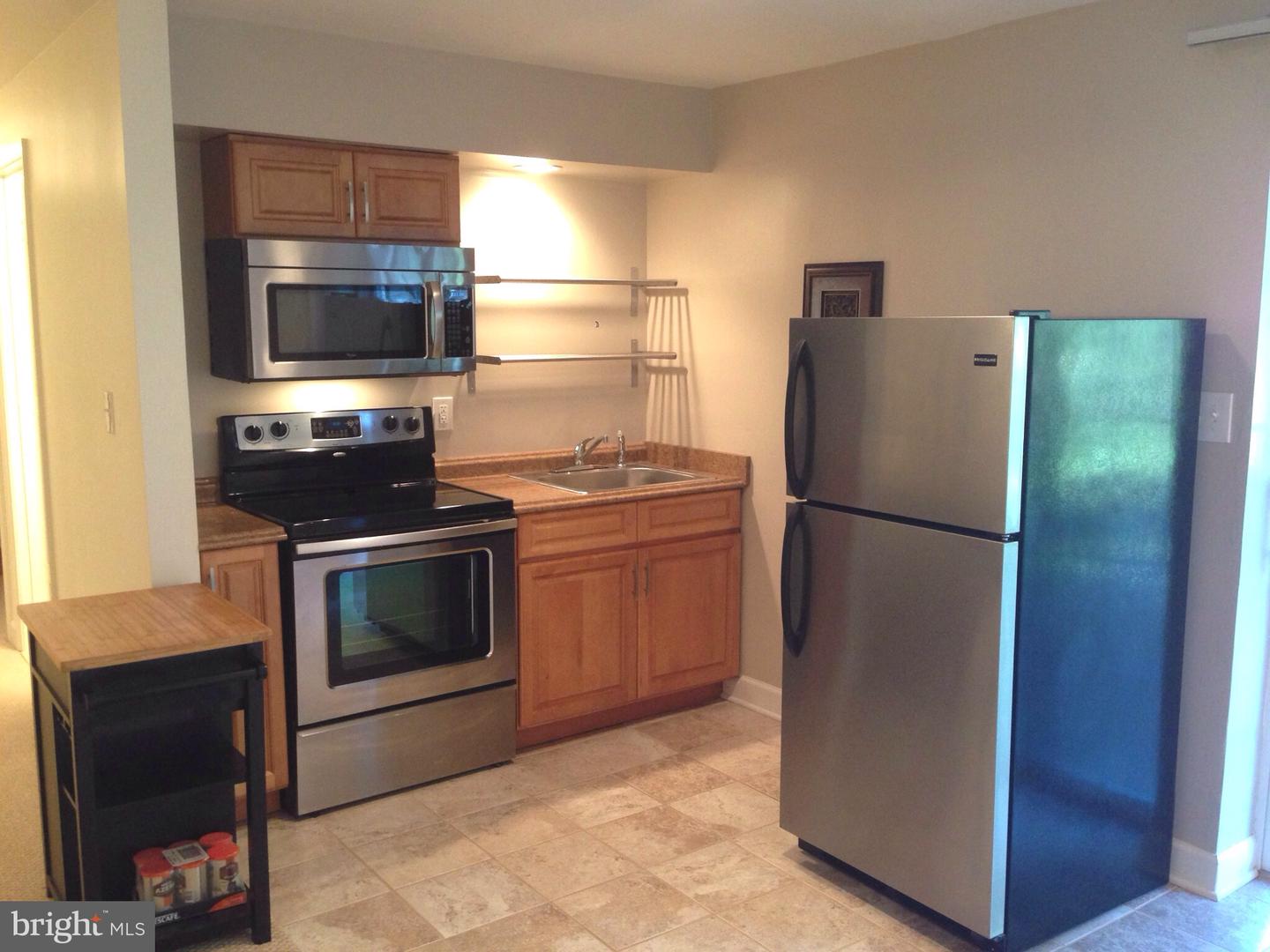1506 Pennycress Ln Property Photo 4