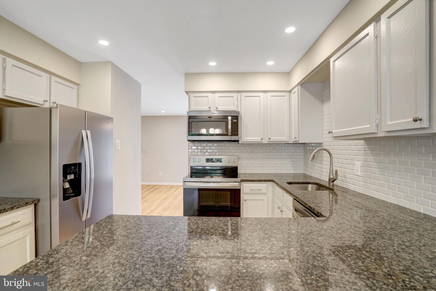 8847 Winding Hollow Way Property Photo 7