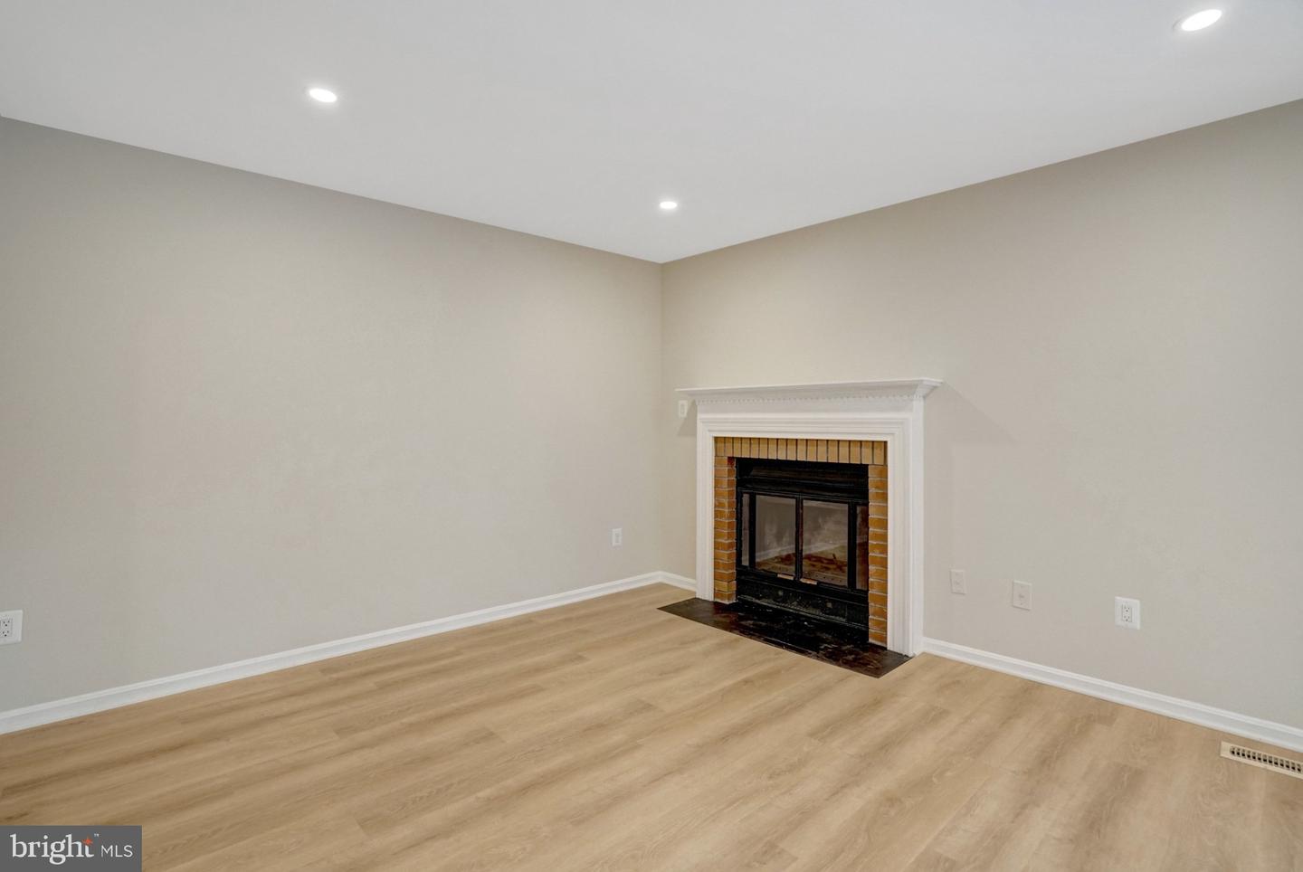 8847 Winding Hollow Way Property Photo 19