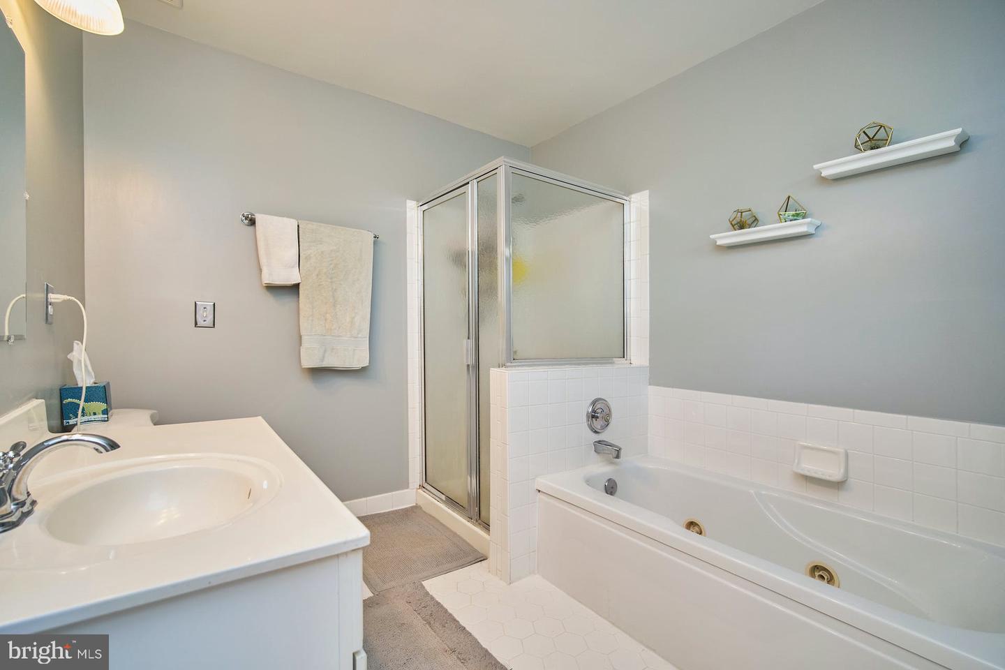 1230 Weatherstone Ct Property Photo 18