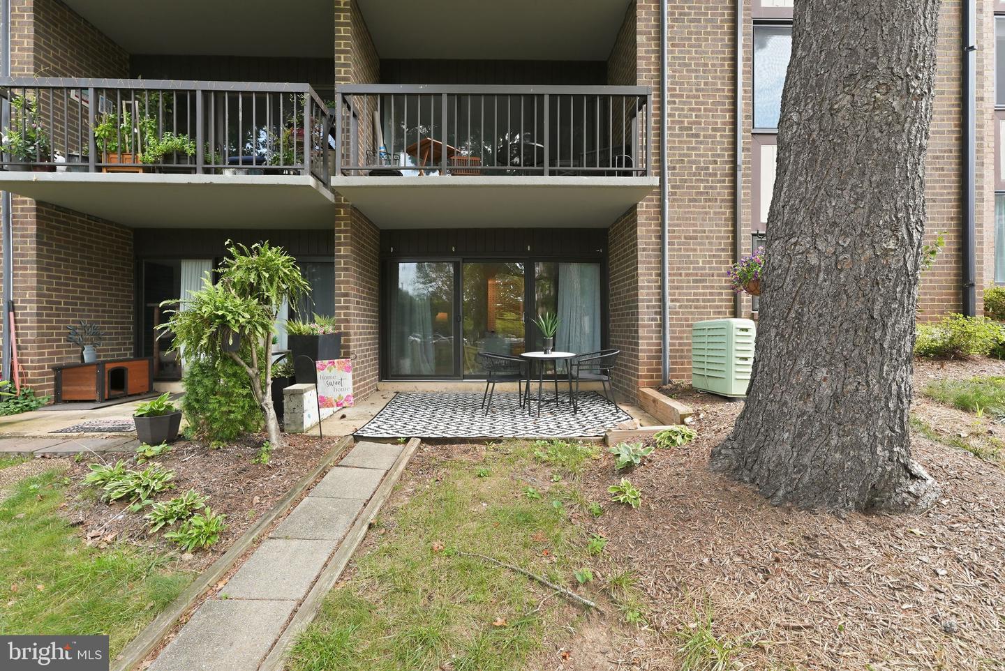 9735 Kings Crown Ct #1 Property Photo 1