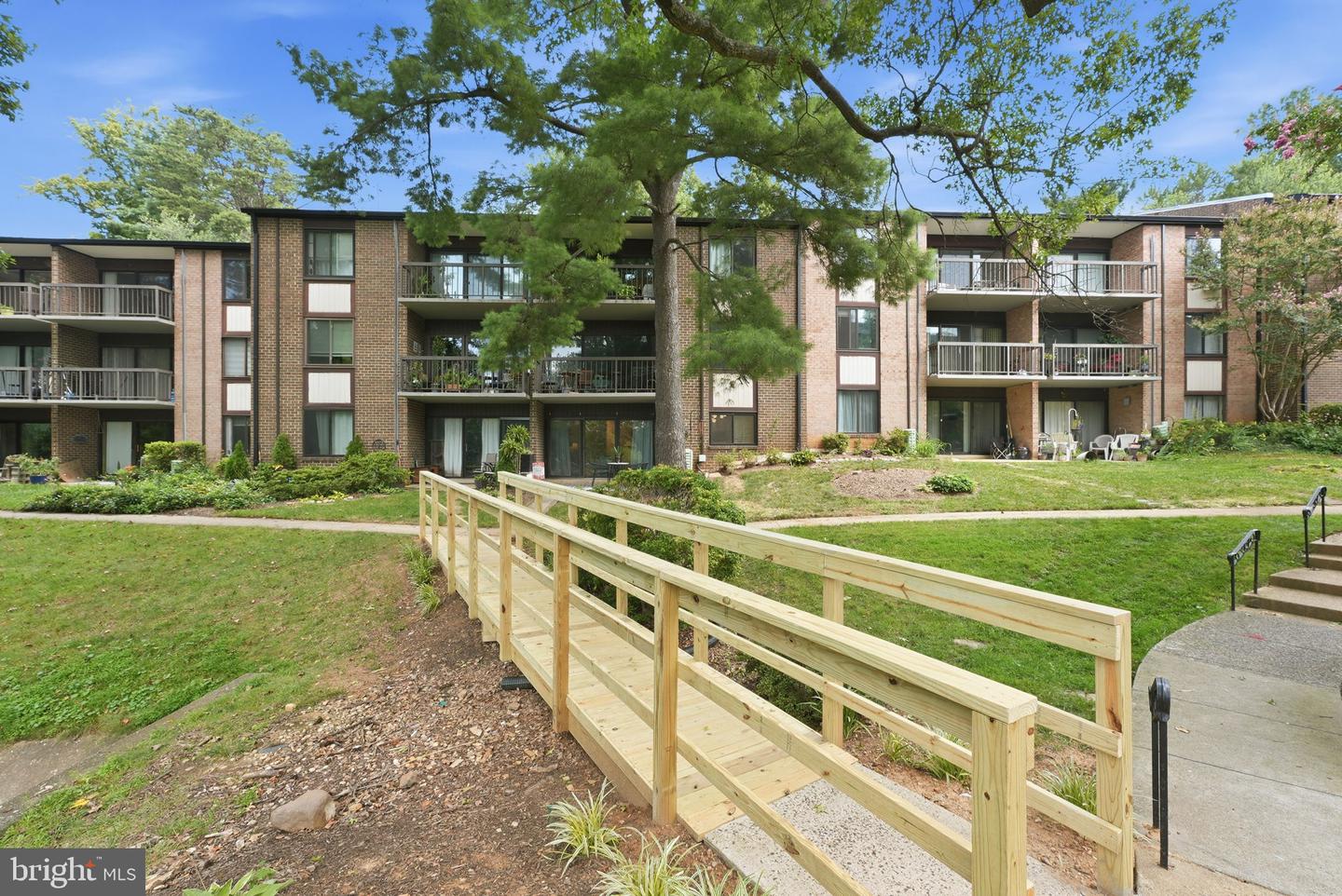 9735 Kings Crown Ct #1 Property Photo 25