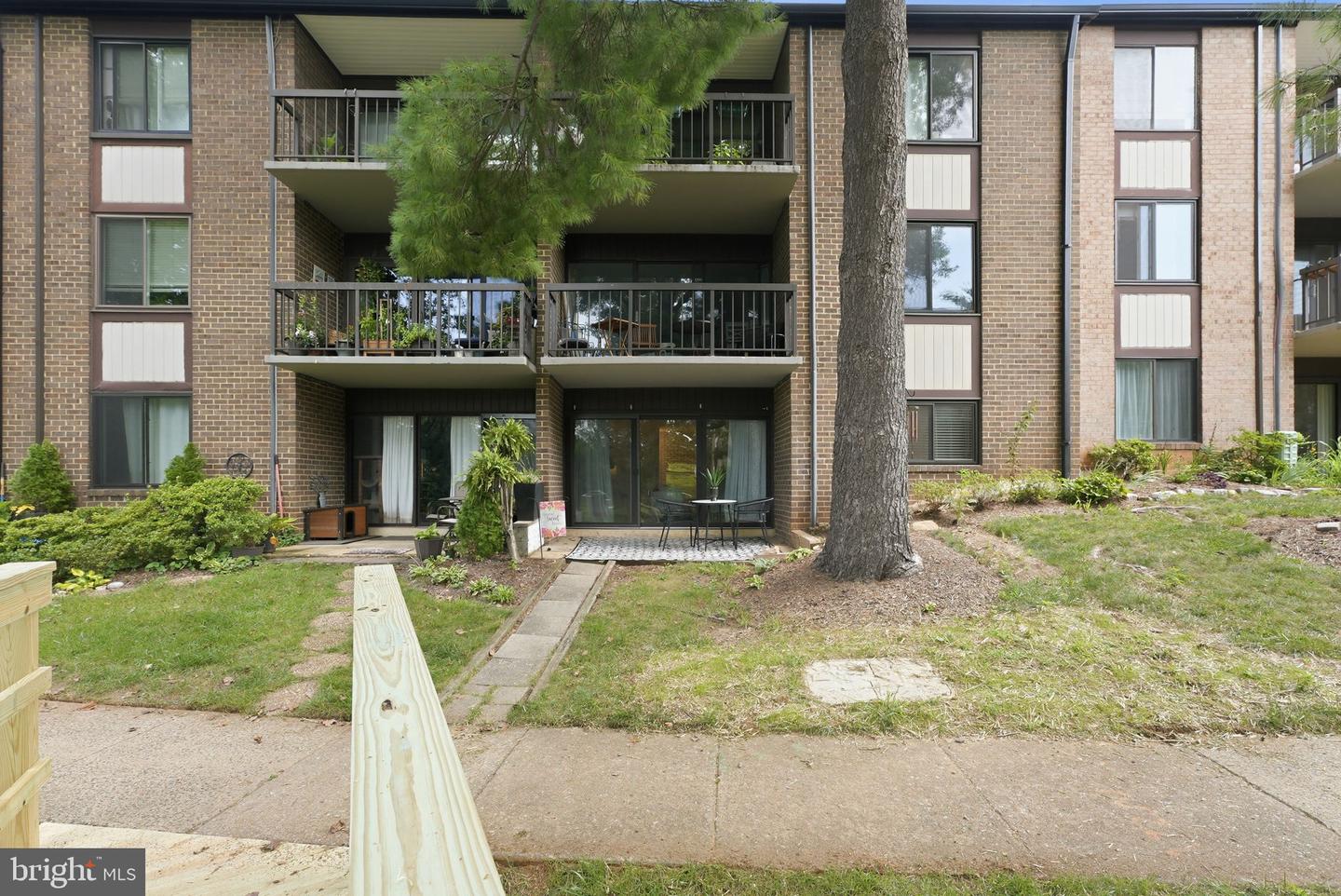 9735 Kings Crown Ct #1 Property Photo 27