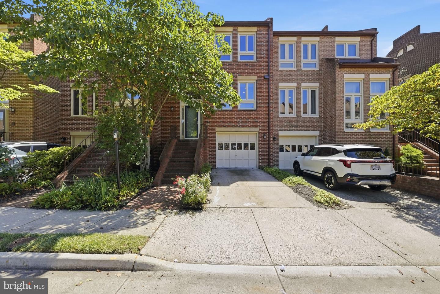 10153 TURNBERRY PL Property Photo 1