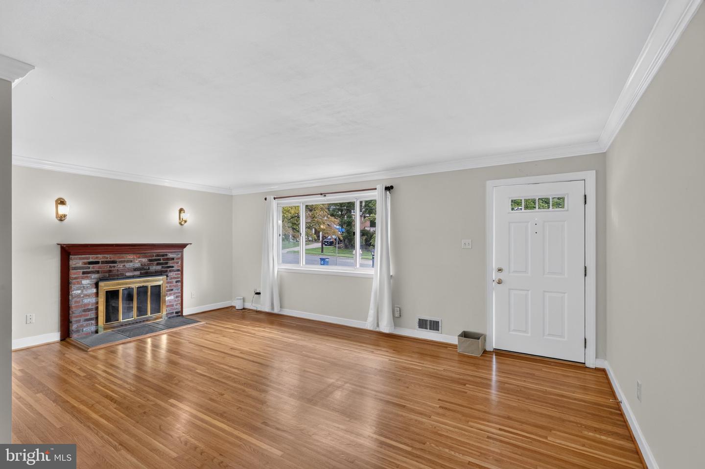 5624 Queensberry Ave Property Photo 10