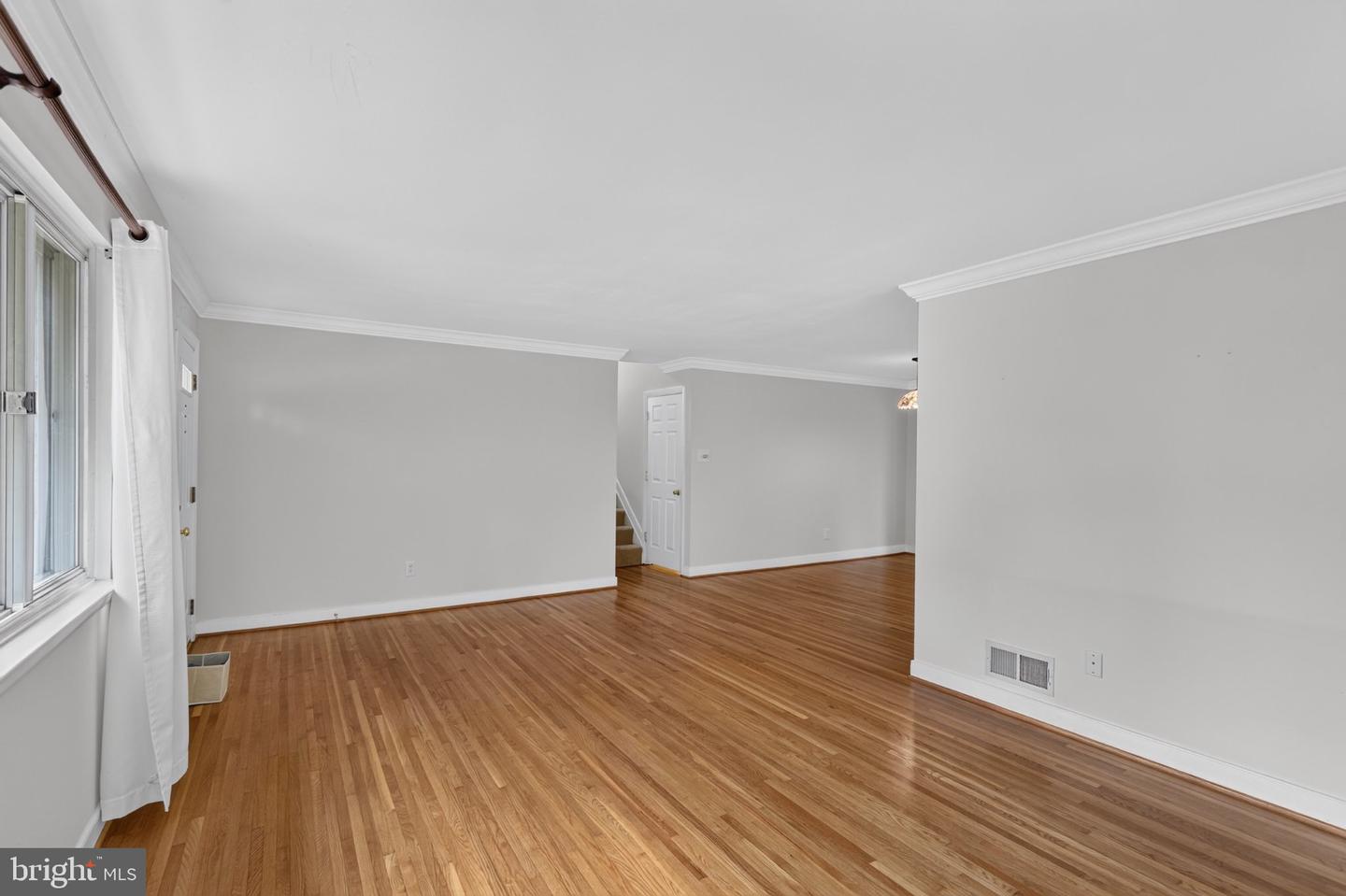 5624 Queensberry Ave Property Photo 13