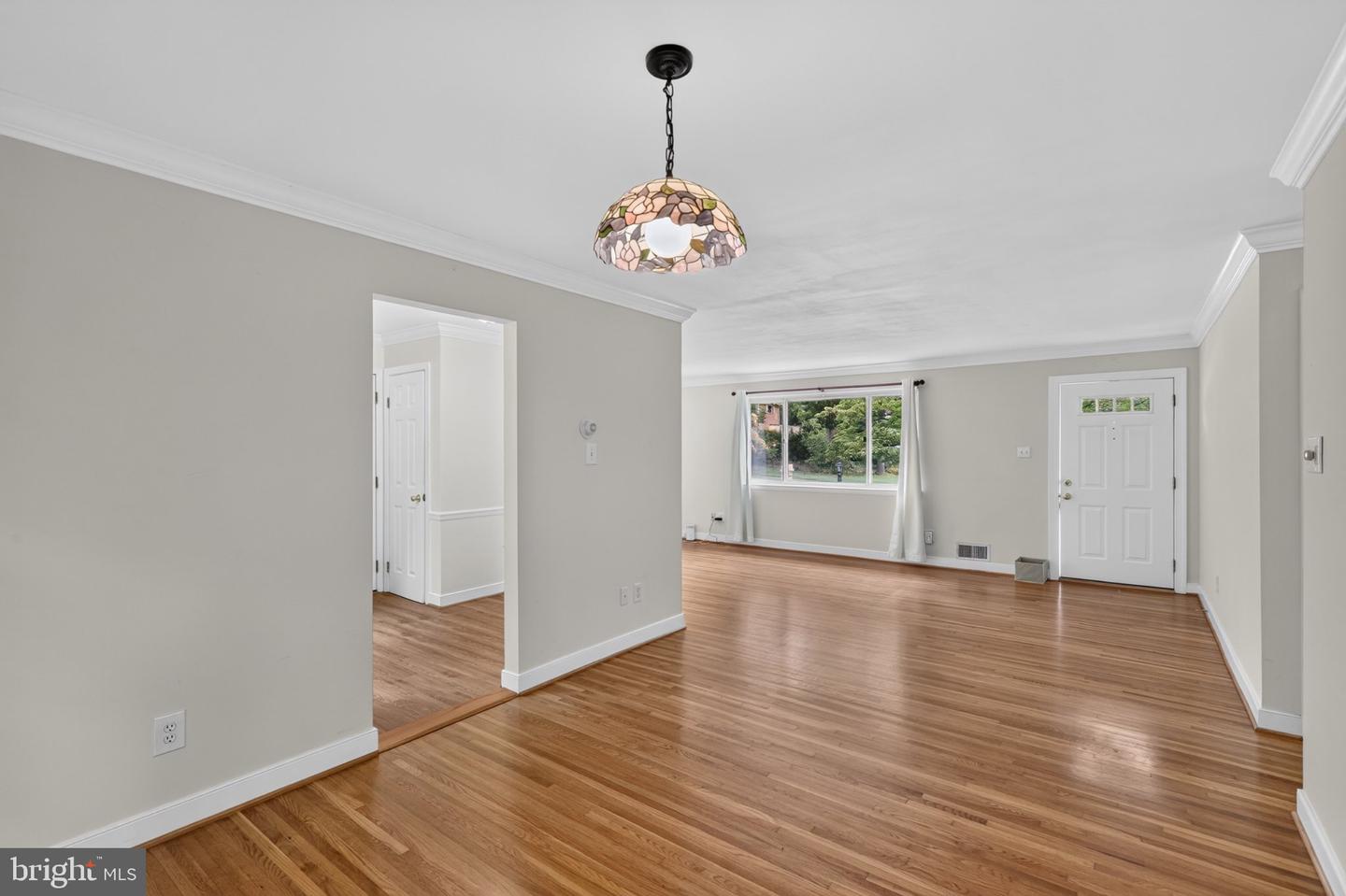 5624 Queensberry Ave Property Photo 14