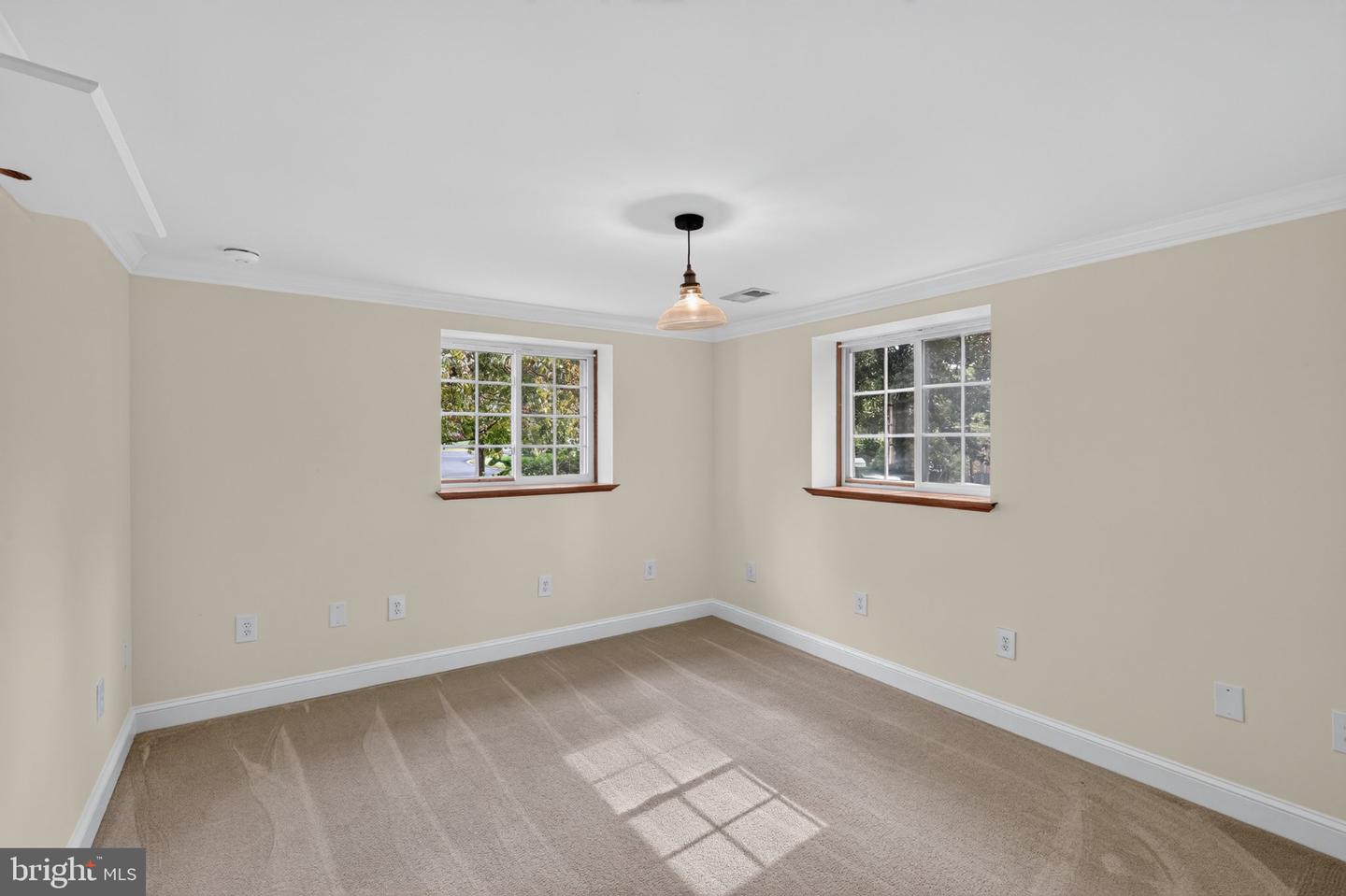 5624 Queensberry Ave Property Photo 22