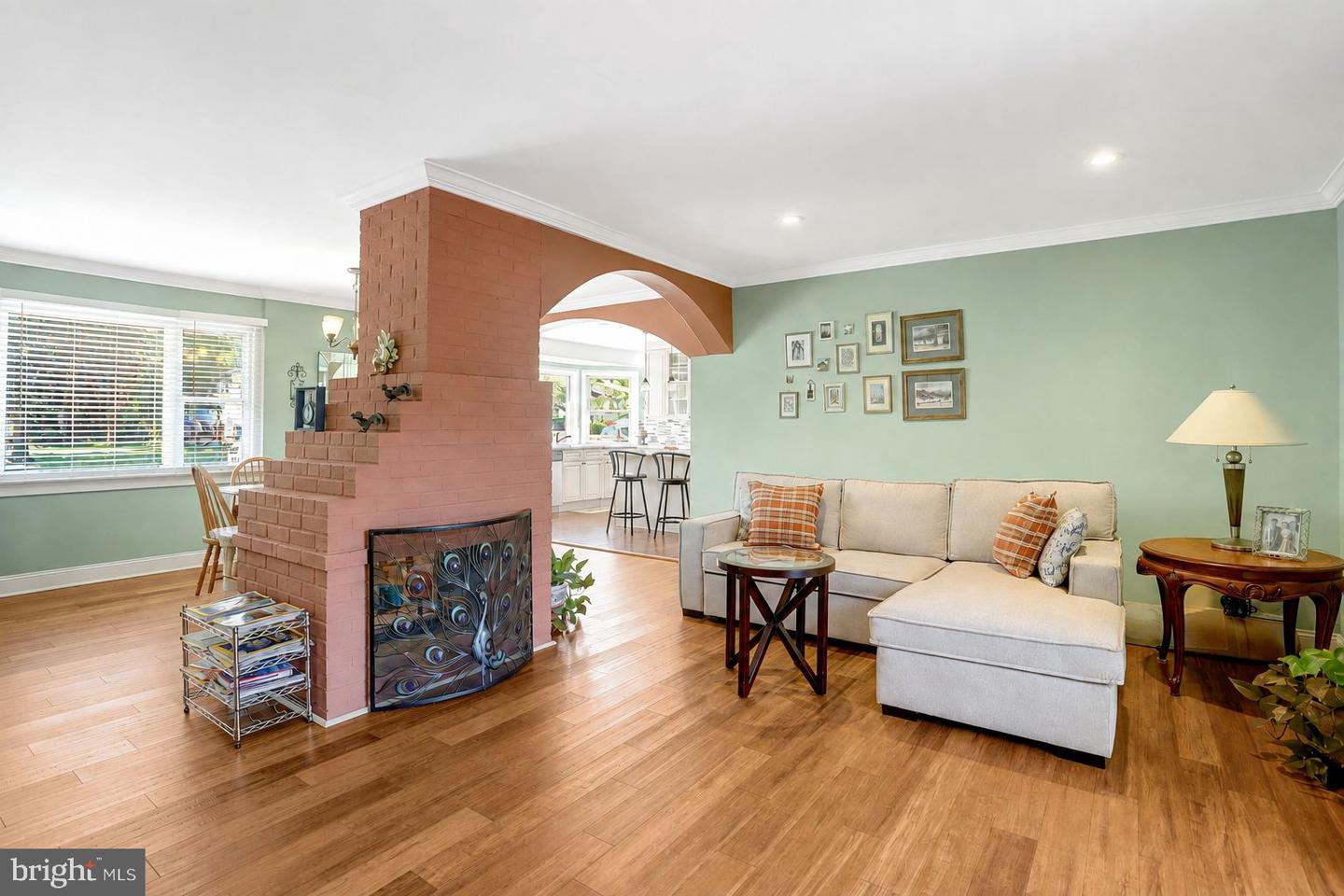 7402 Elgar St Property Photo 5