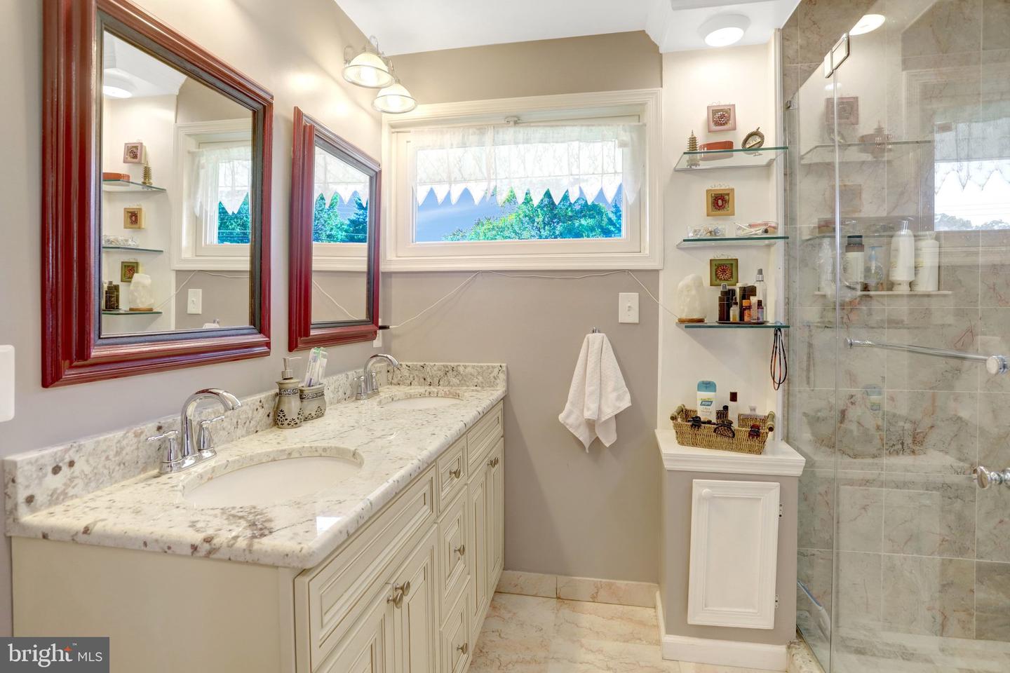 7402 Elgar St Property Photo 11