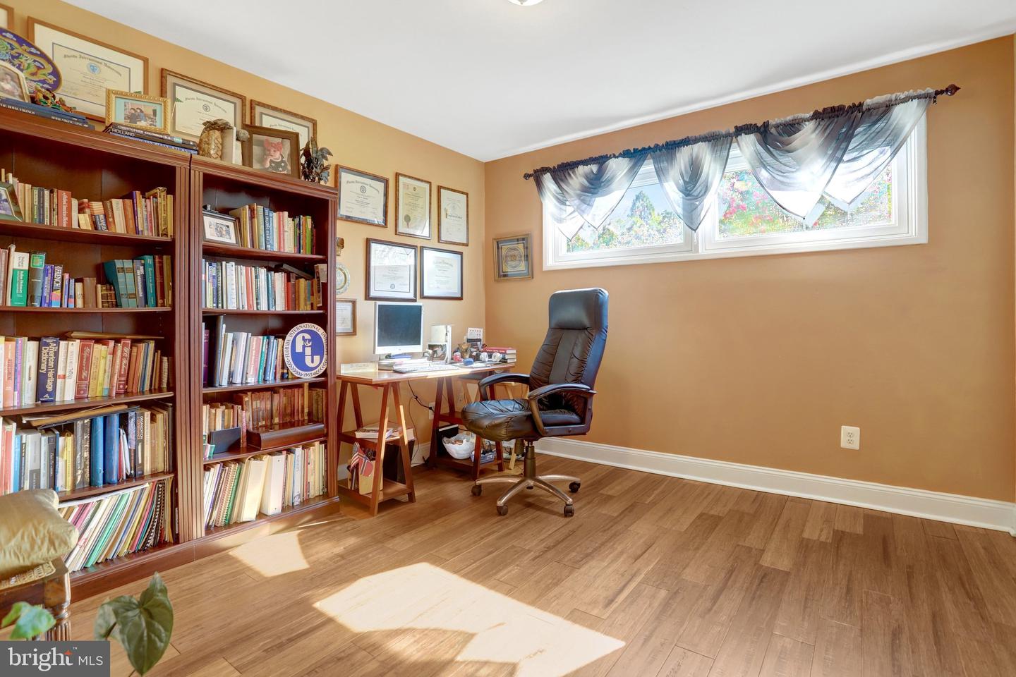 7402 Elgar St Property Photo 14