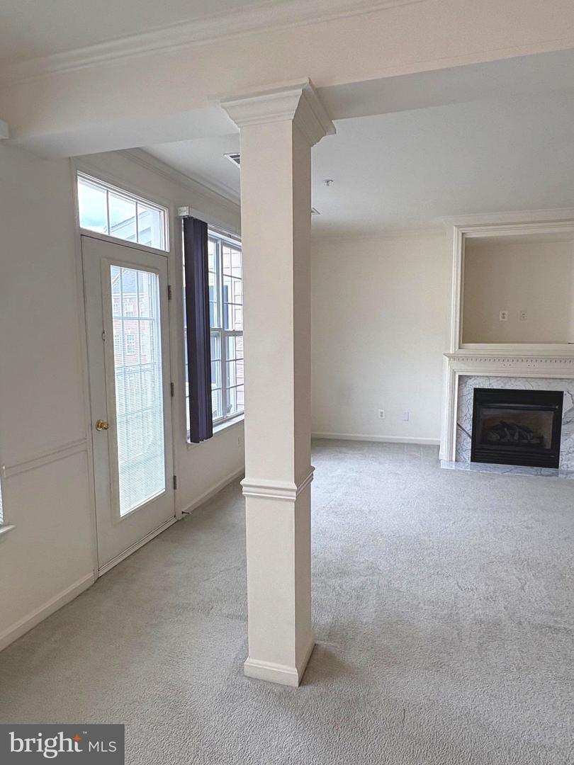 2664 Manhattan Pl #305 Property Photo 9