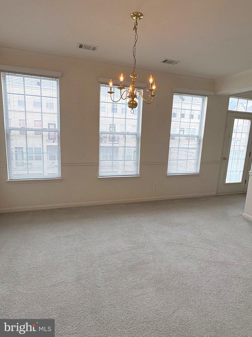 2664 Manhattan Pl #305 Property Photo 10