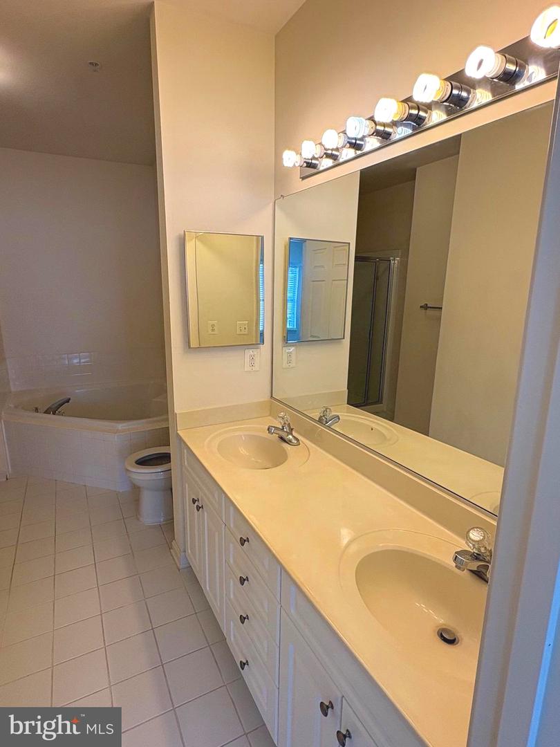 2664 Manhattan Pl #305 Property Photo 16