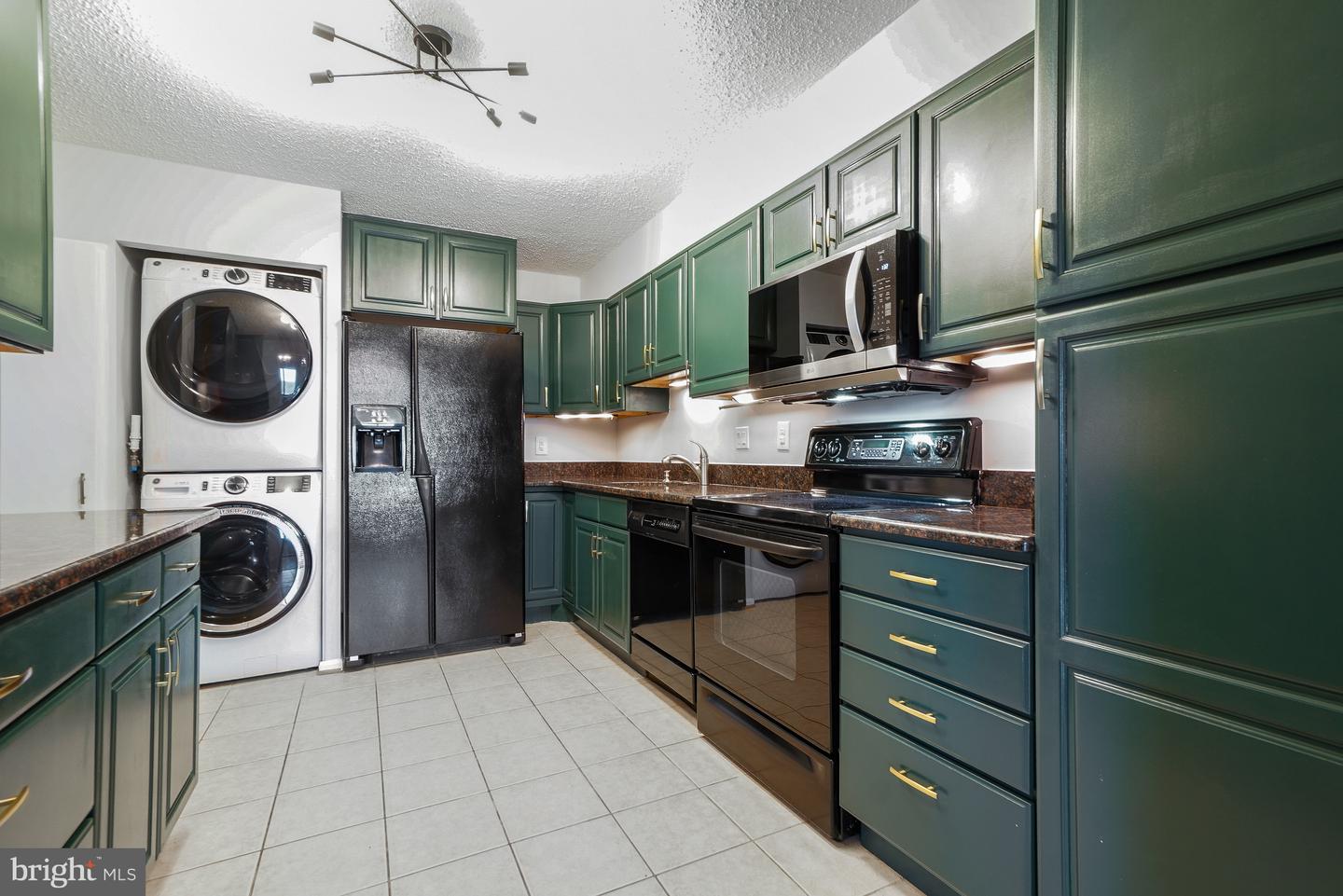 5904 Mount Eagle Dr #718 Property Photo 18