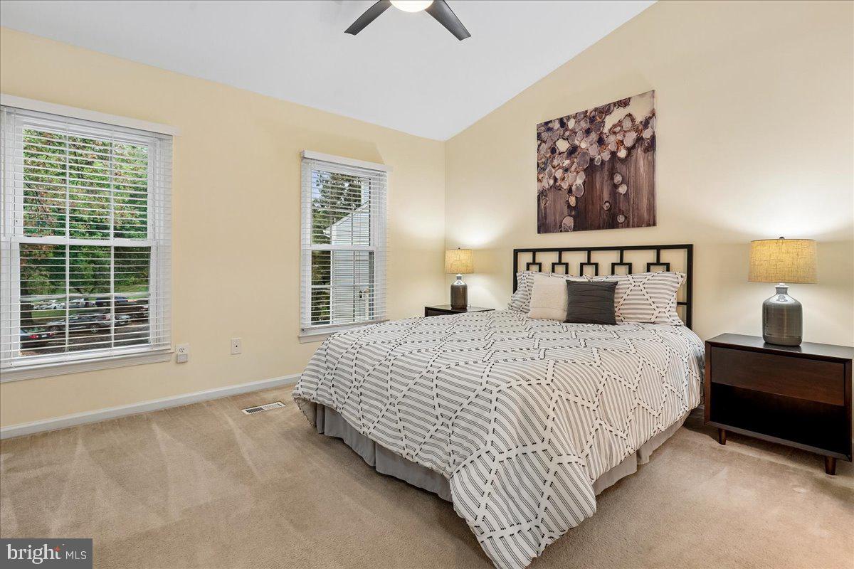 8562 Springfield Oaks Dr Property Photo 11