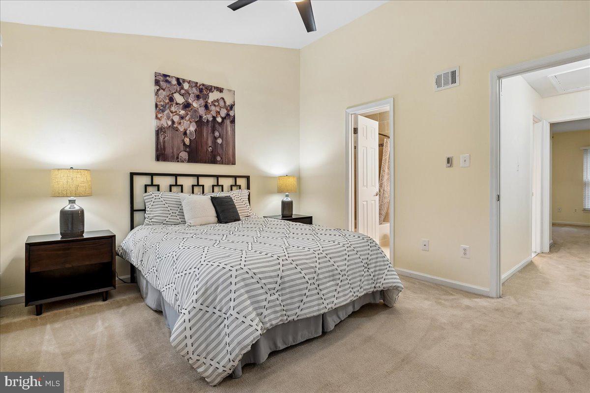 8562 Springfield Oaks Dr Property Photo 12