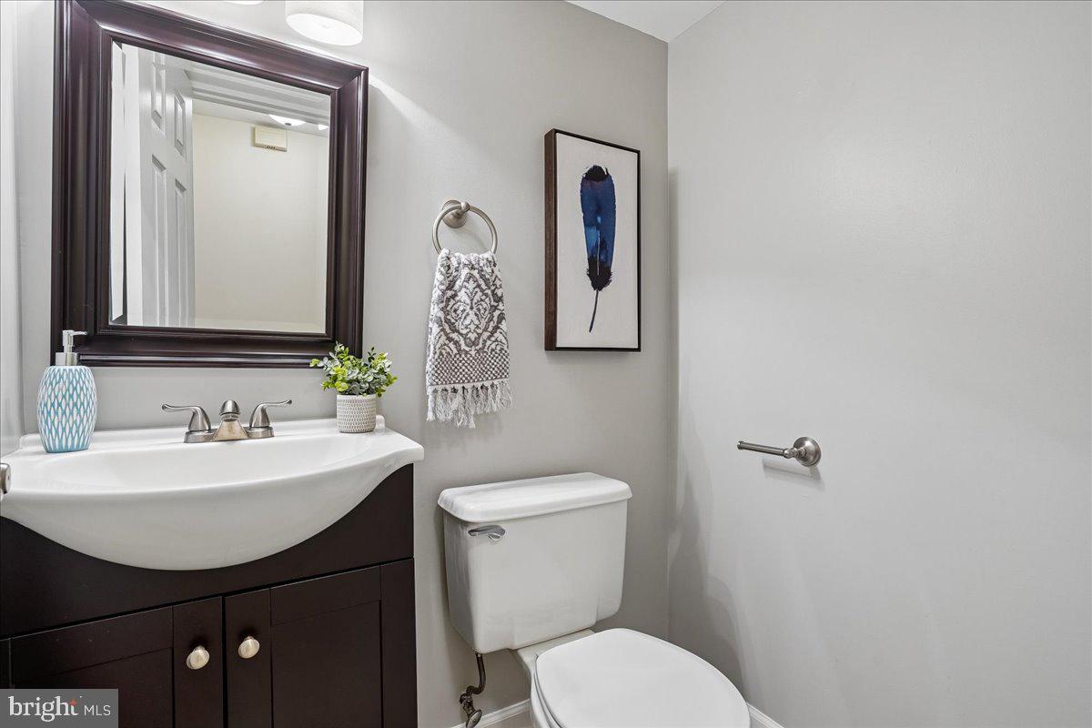 8562 Springfield Oaks Dr Property Photo 17