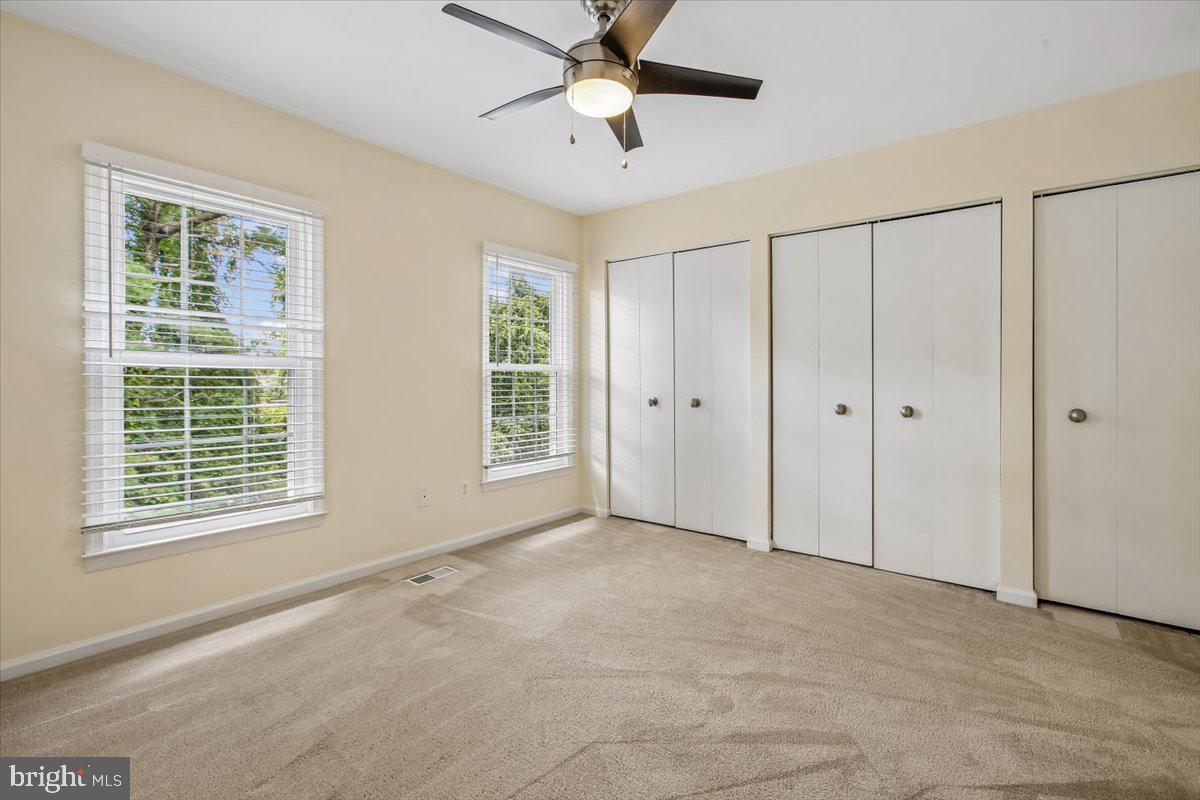 8562 Springfield Oaks Dr Property Photo 20