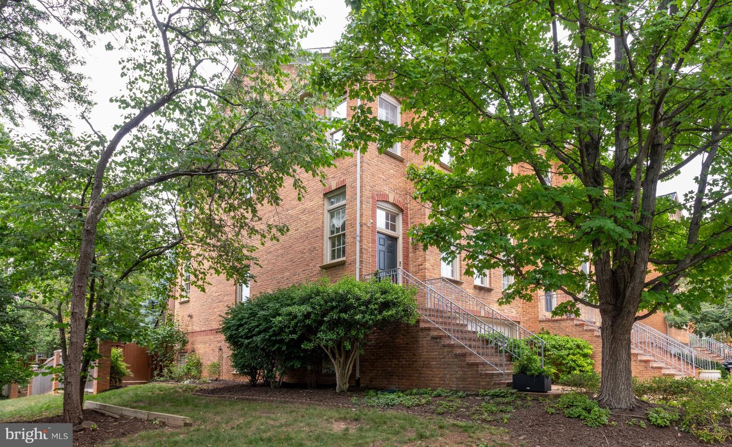 1816 Brentridge St Property Photo 2
