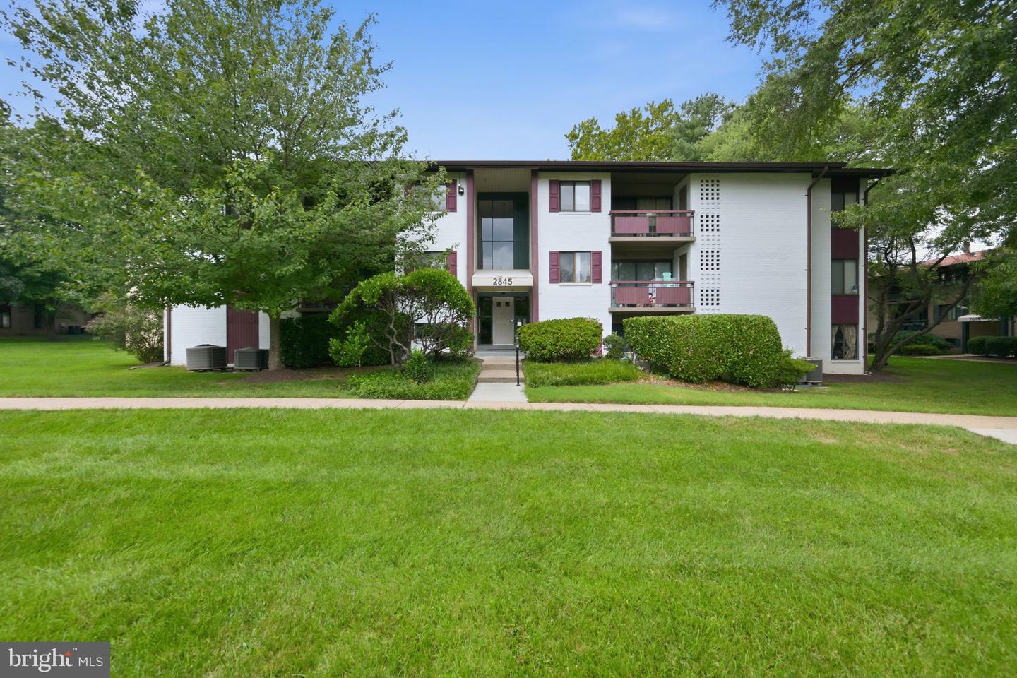 2845 Windsor Dr #103 Property Photo 1