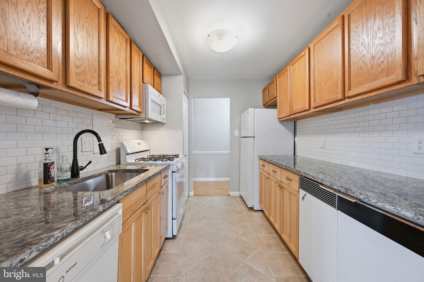 2845 Windsor Dr #103 Property Photo 3