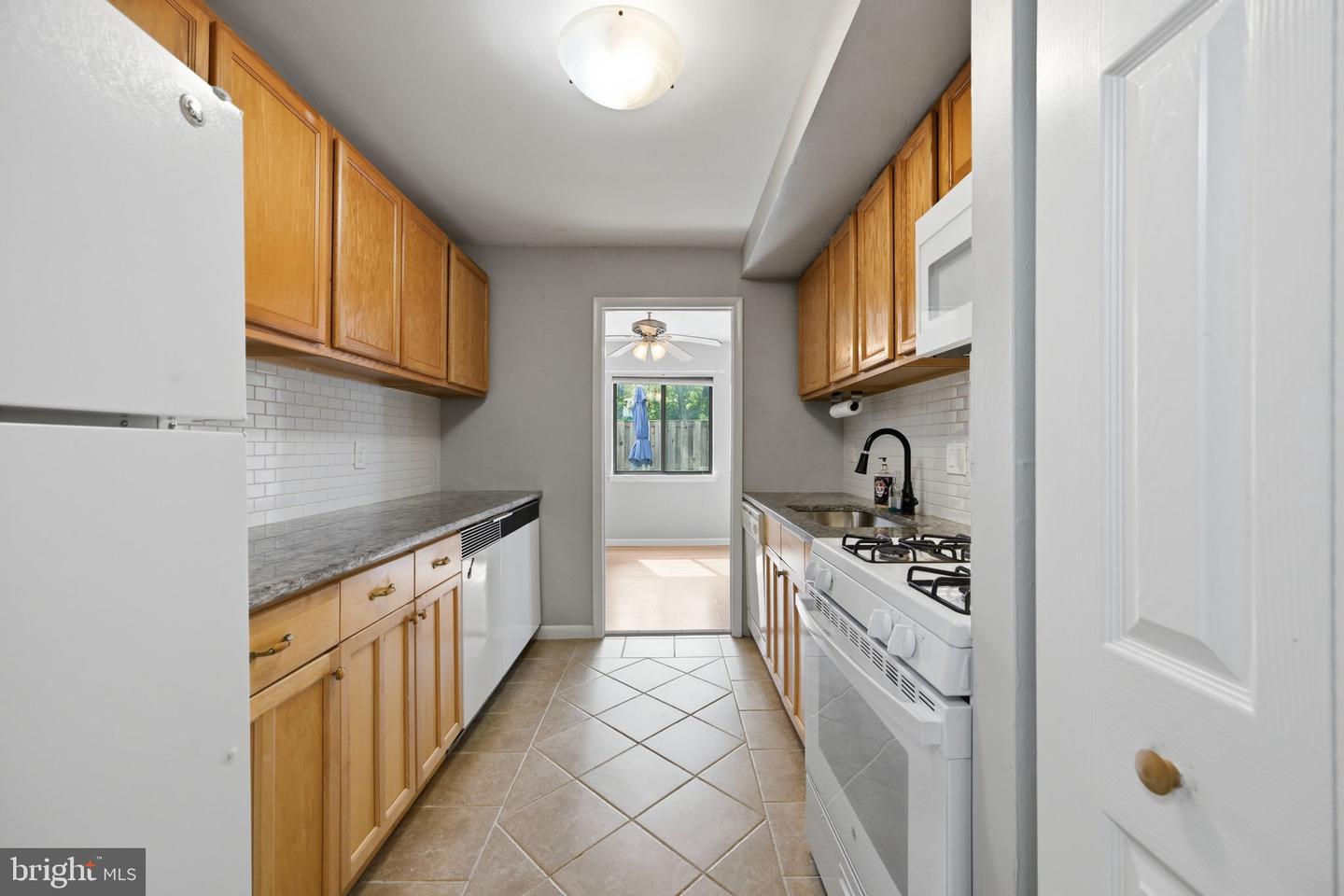 2845 Windsor Dr #103 Property Photo 6