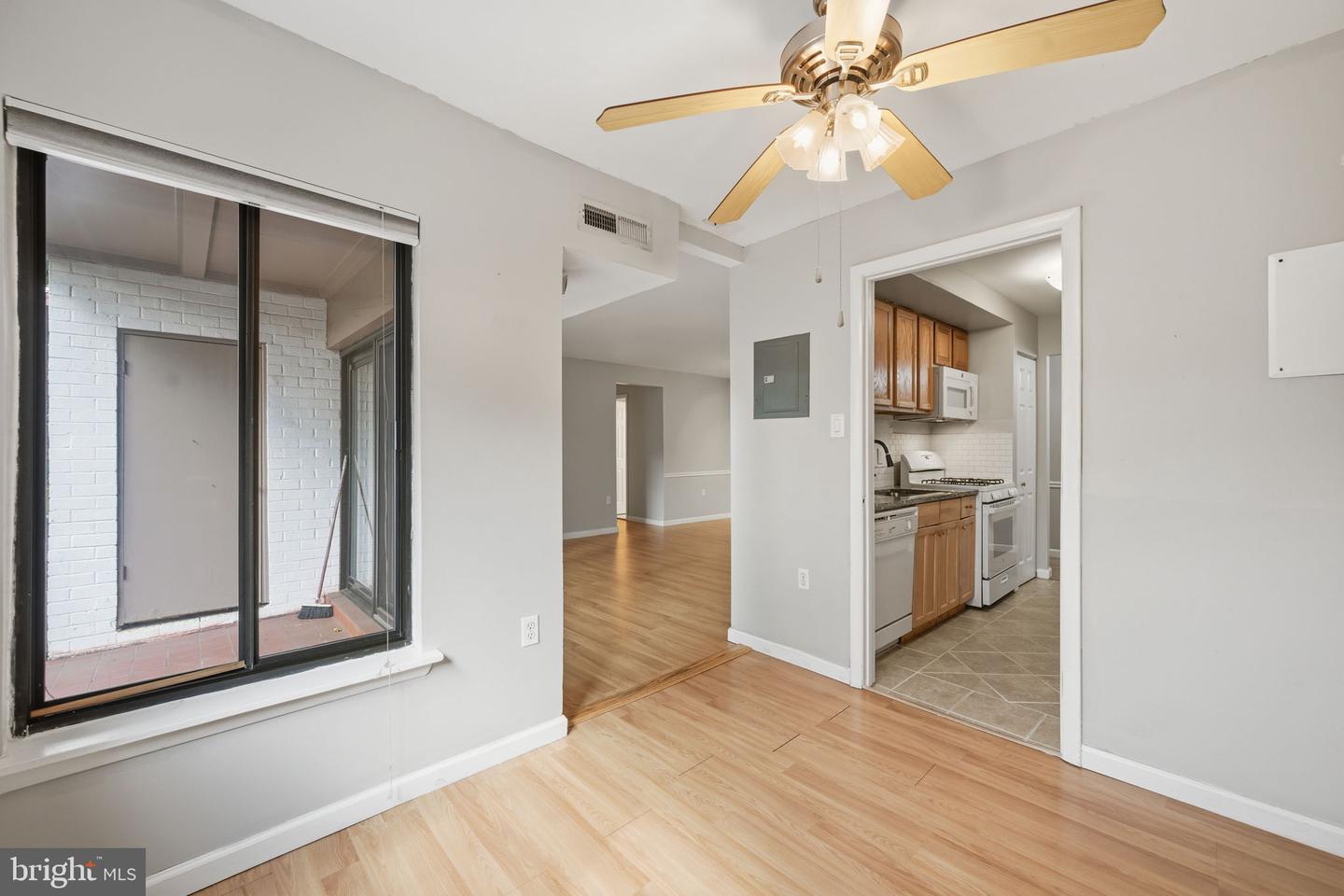 2845 Windsor Dr #103 Property Photo 11