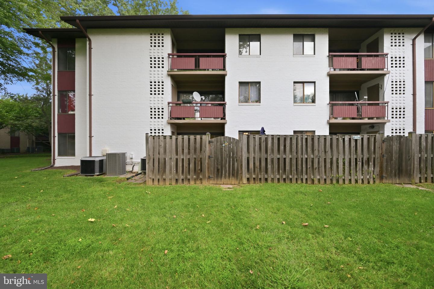 2845 Windsor Dr #103 Property Photo 23
