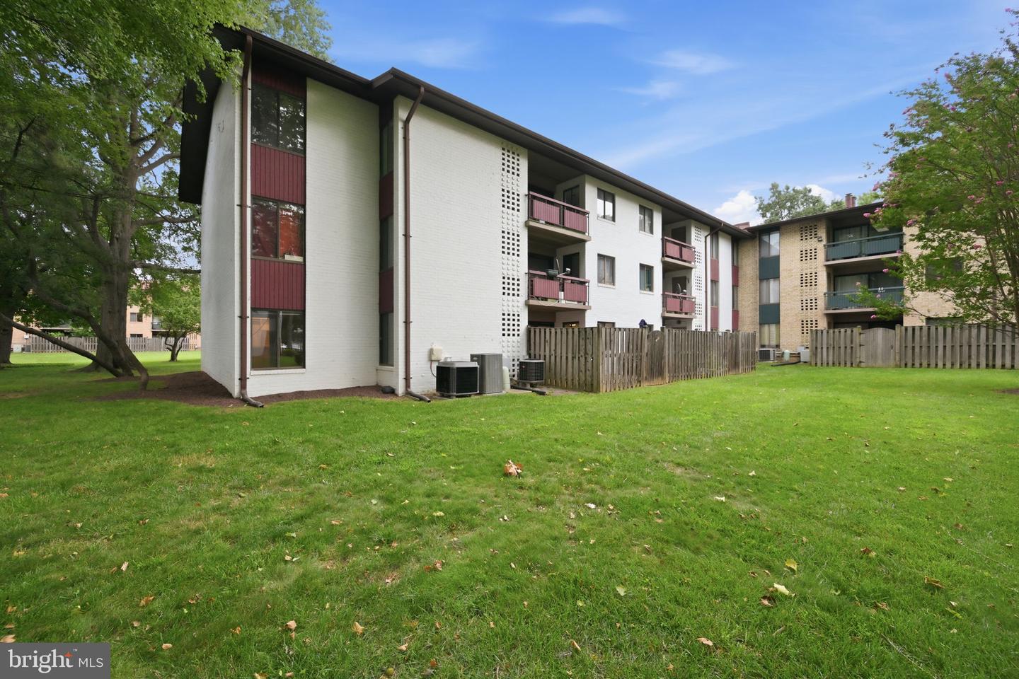 2845 Windsor Dr #103 Property Photo 24
