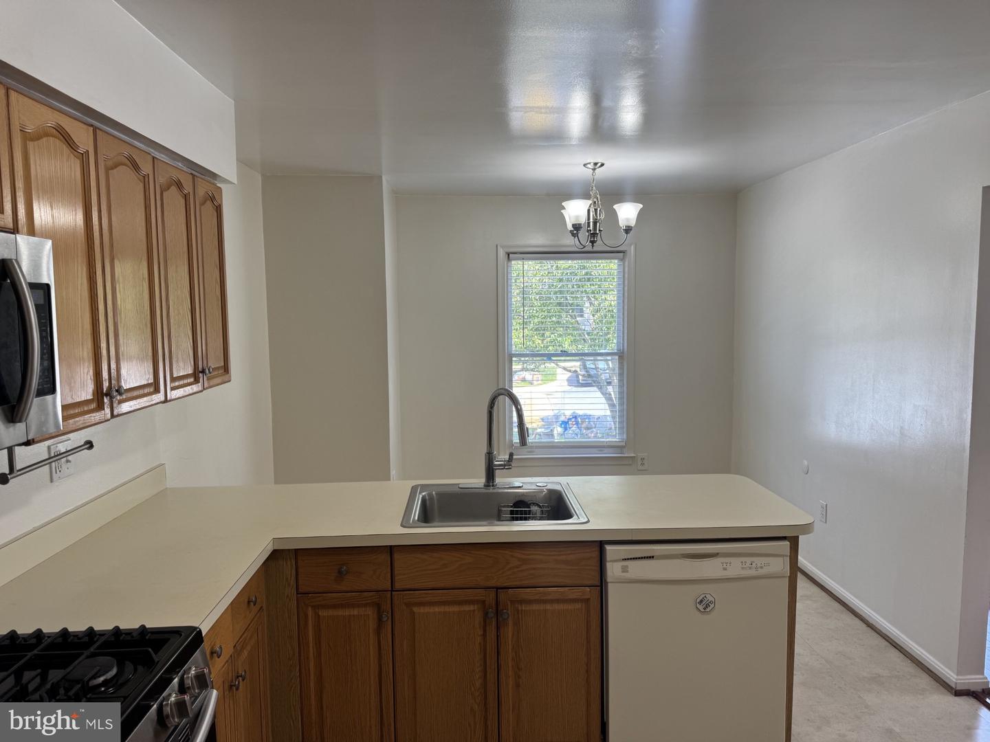 7261 Olde Lantern Way Property Photo 6