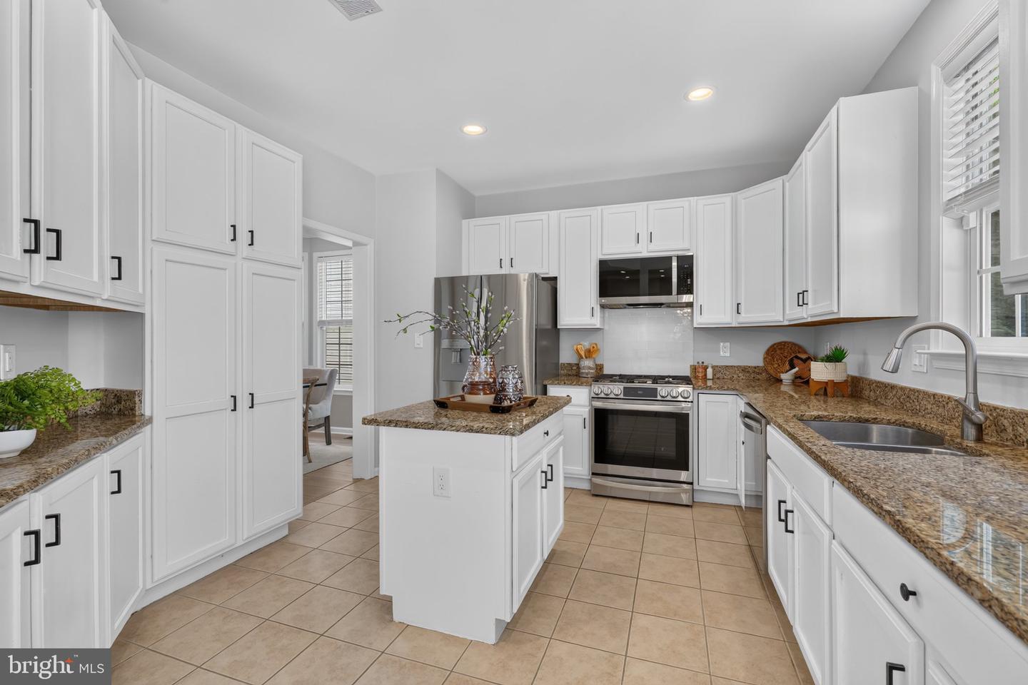 6482 Warwick Cir Property Photo 16