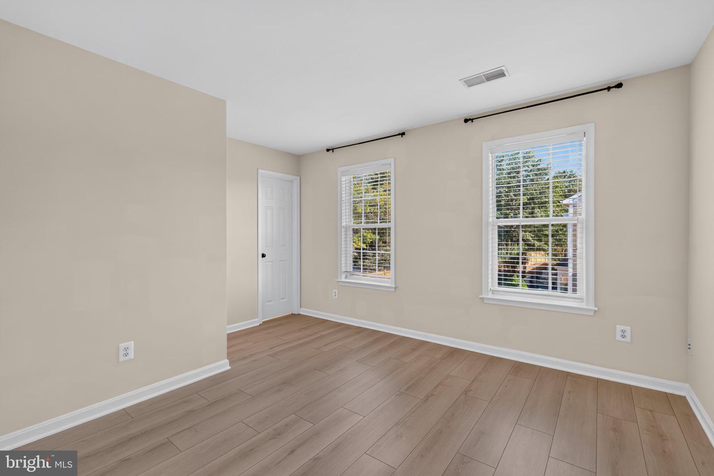 6482 Warwick Cir Property Photo 33
