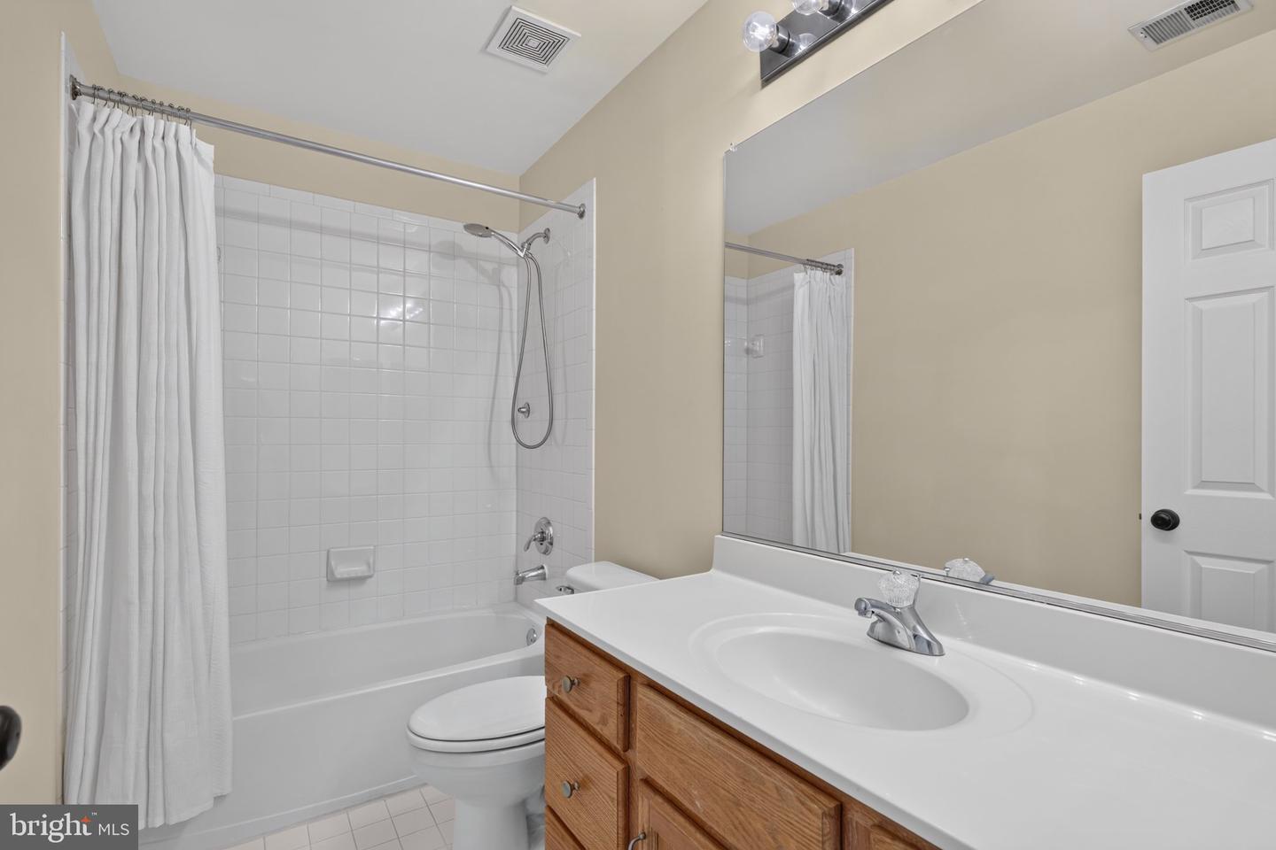 6482 Warwick Cir Property Photo 36