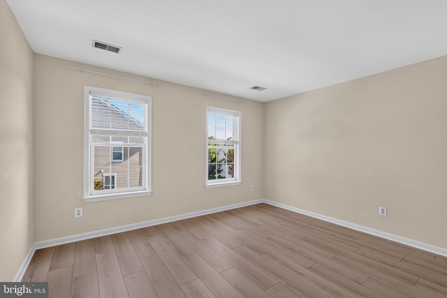 6482 Warwick Cir Property Photo 37