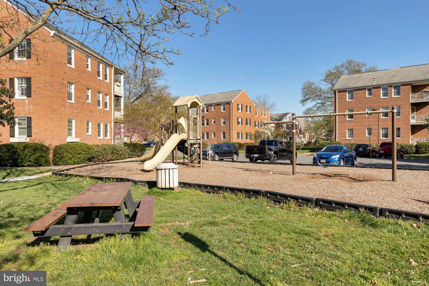 6715 W Wakefield Dr #b1 Property Photo 24