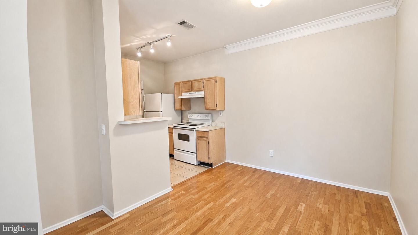 1521 Spring Gate Dr #10311 Property Photo 7