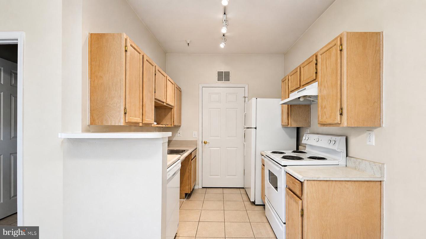 1521 Spring Gate Dr #10311 Property Photo 8
